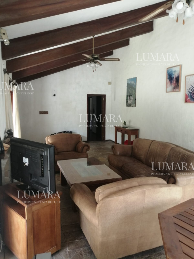 Casa ID.666 - Gran Casa en San Rafael para esta Temporada