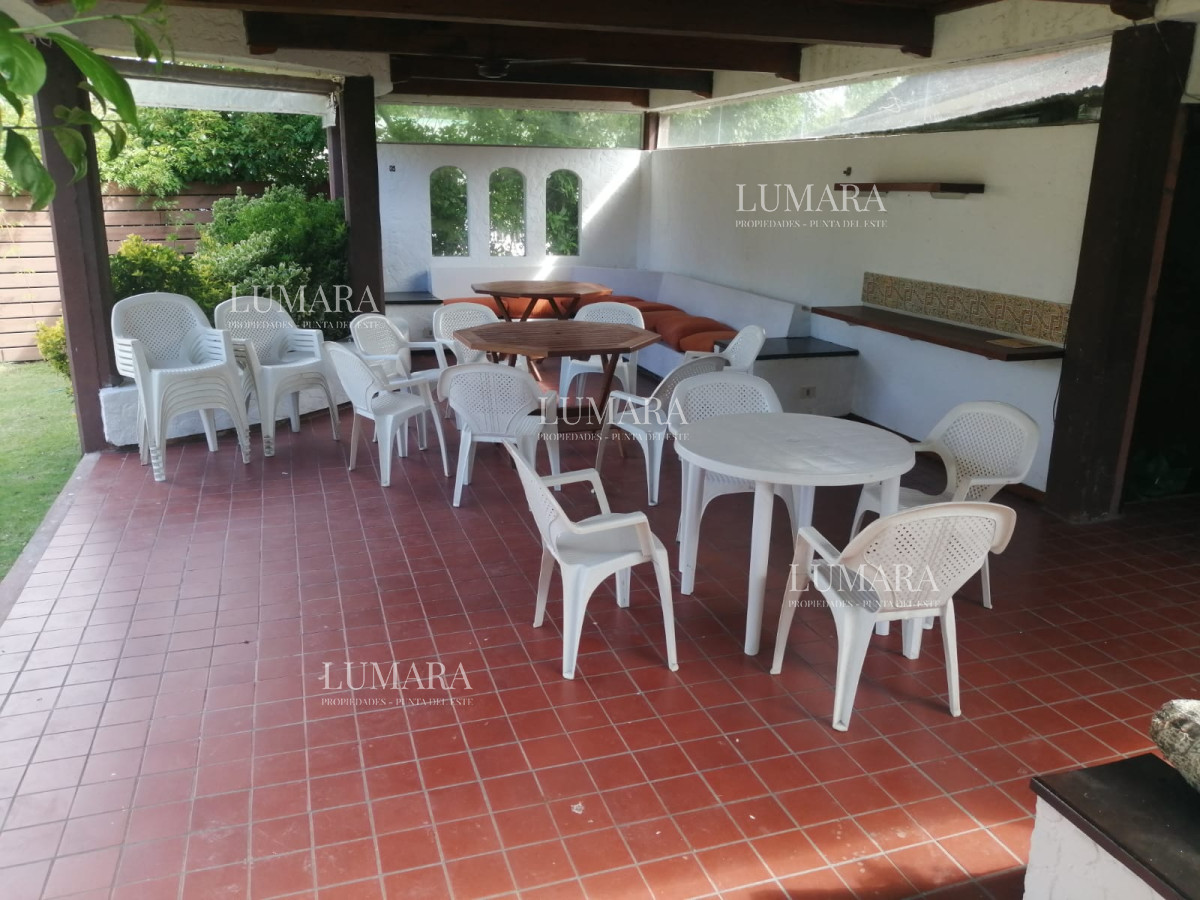 Casa ID.666 - Gran Casa en San Rafael para esta Temporada