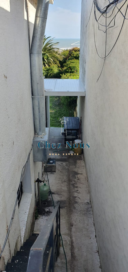 Local Comercial ID.553 - La Barra (local y apartamento)