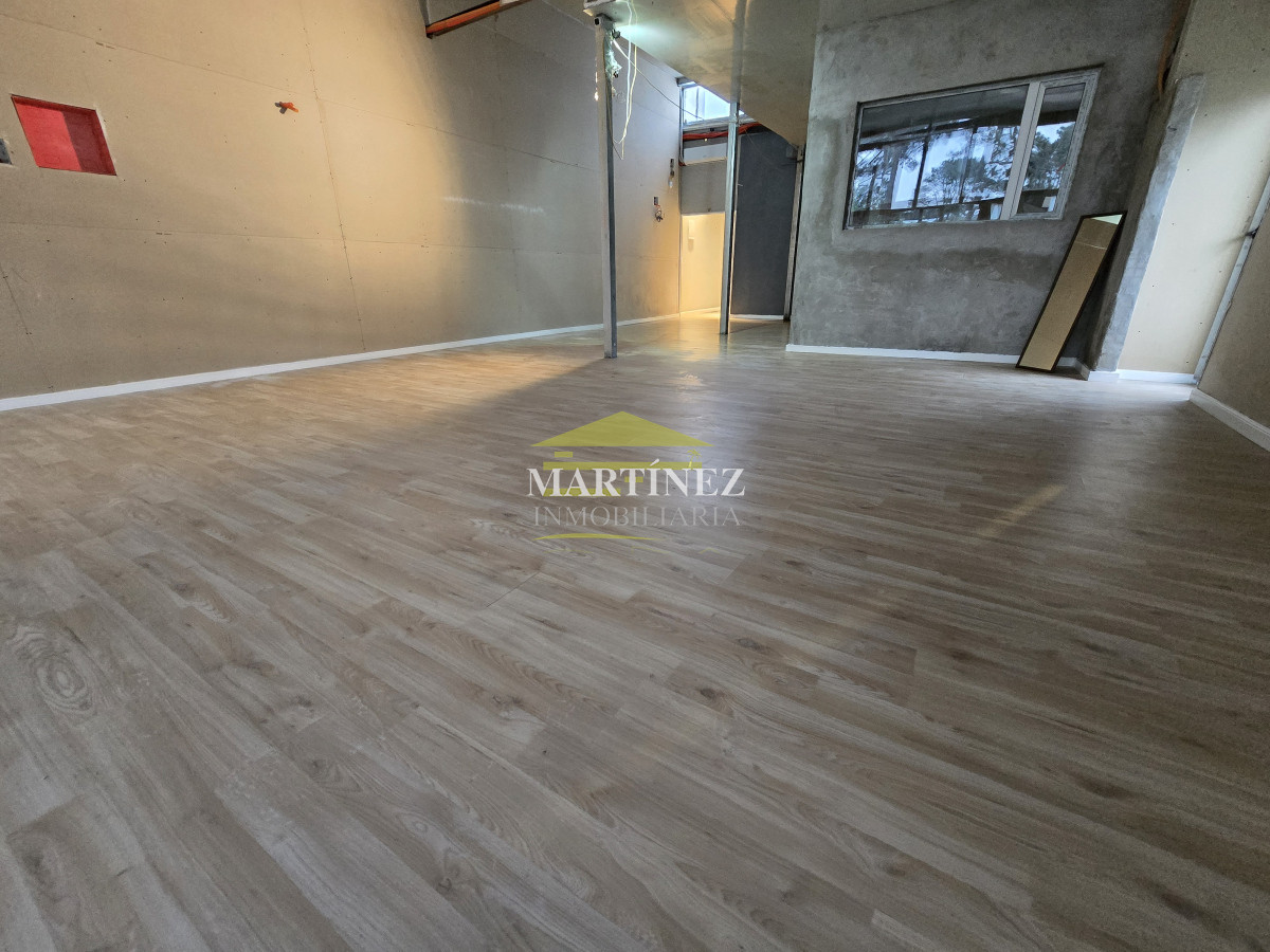 Local Comercial ID.112 - Local Amplio en La Barra (frente a plaza con pista de skate)