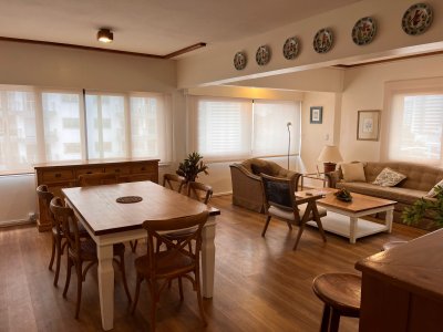 Amplio departamento de 3 dormitorios en primeras paradas de playa brava - ZEN4615A