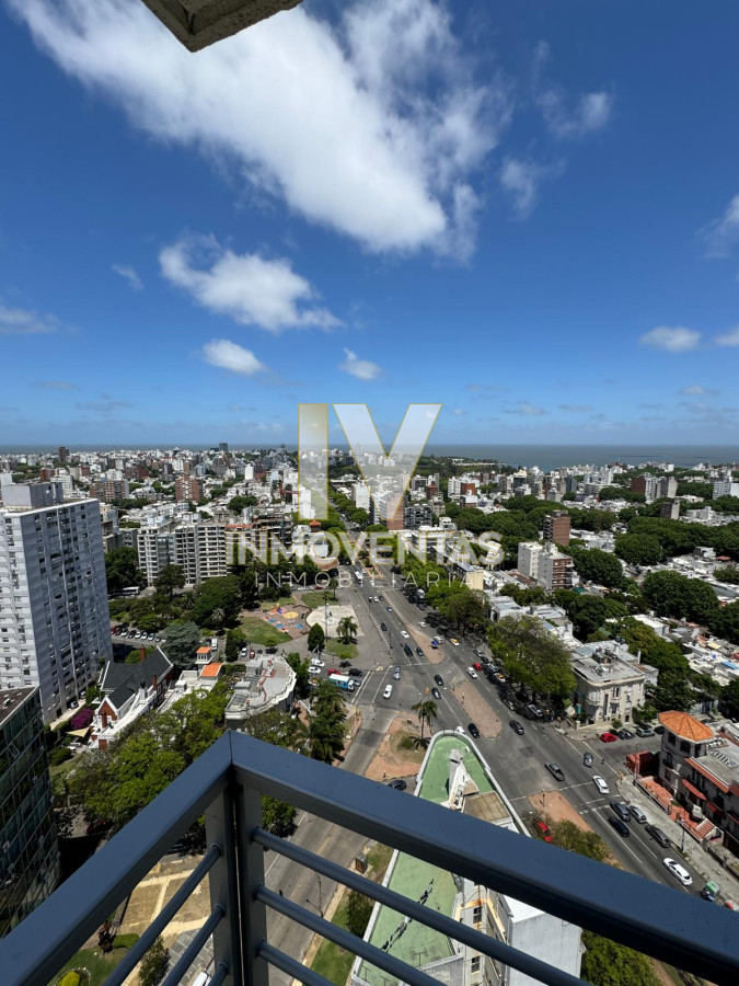 Apartamento en venta piso alto en Montevideo - IEV4709A