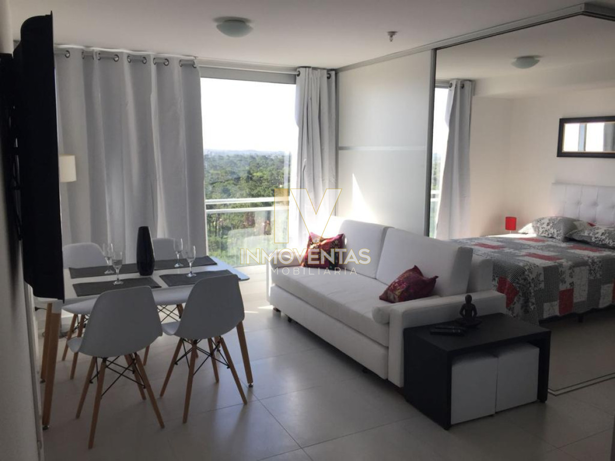 Monoambiente venta en torre con servicios piso alto sobre avenida roosevelt punta del este - IEV3988A