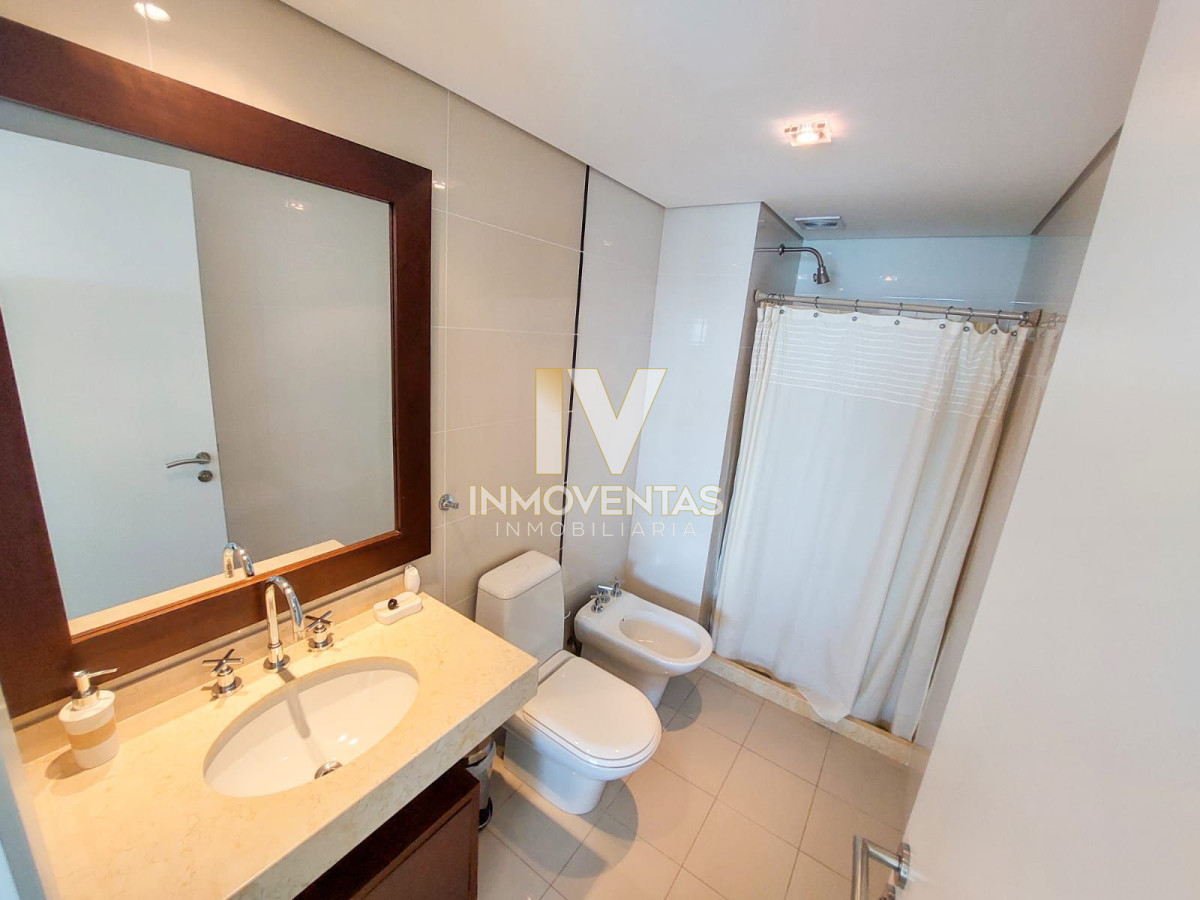Apartamento ID.2079 - Espectacular Apartamento Frente al Mar en Torre de Categoría Primera Linea.-