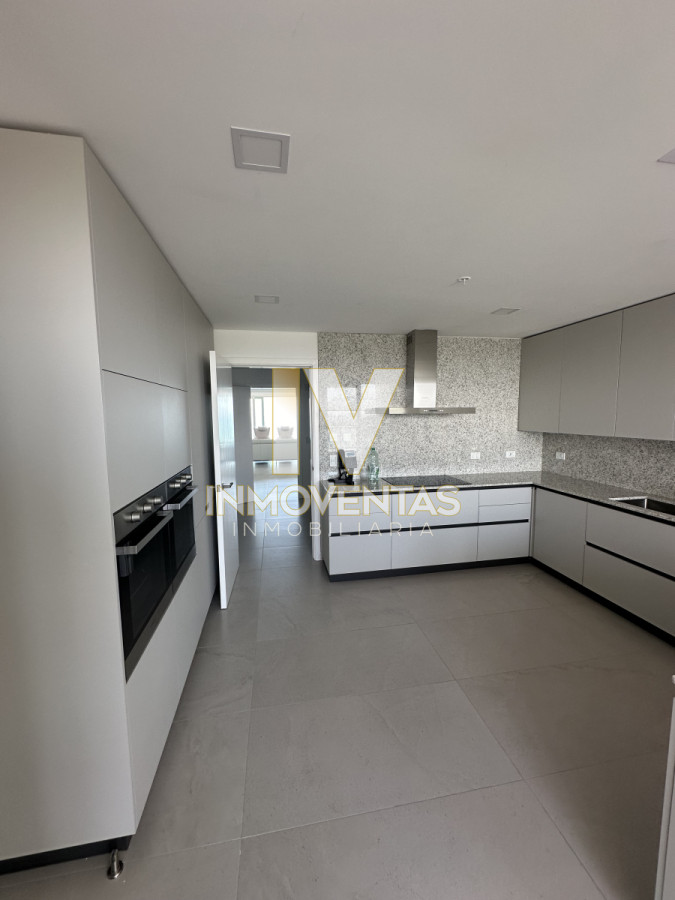 Apartamento ID.4794 - LE PARC III Penthouse Unificado