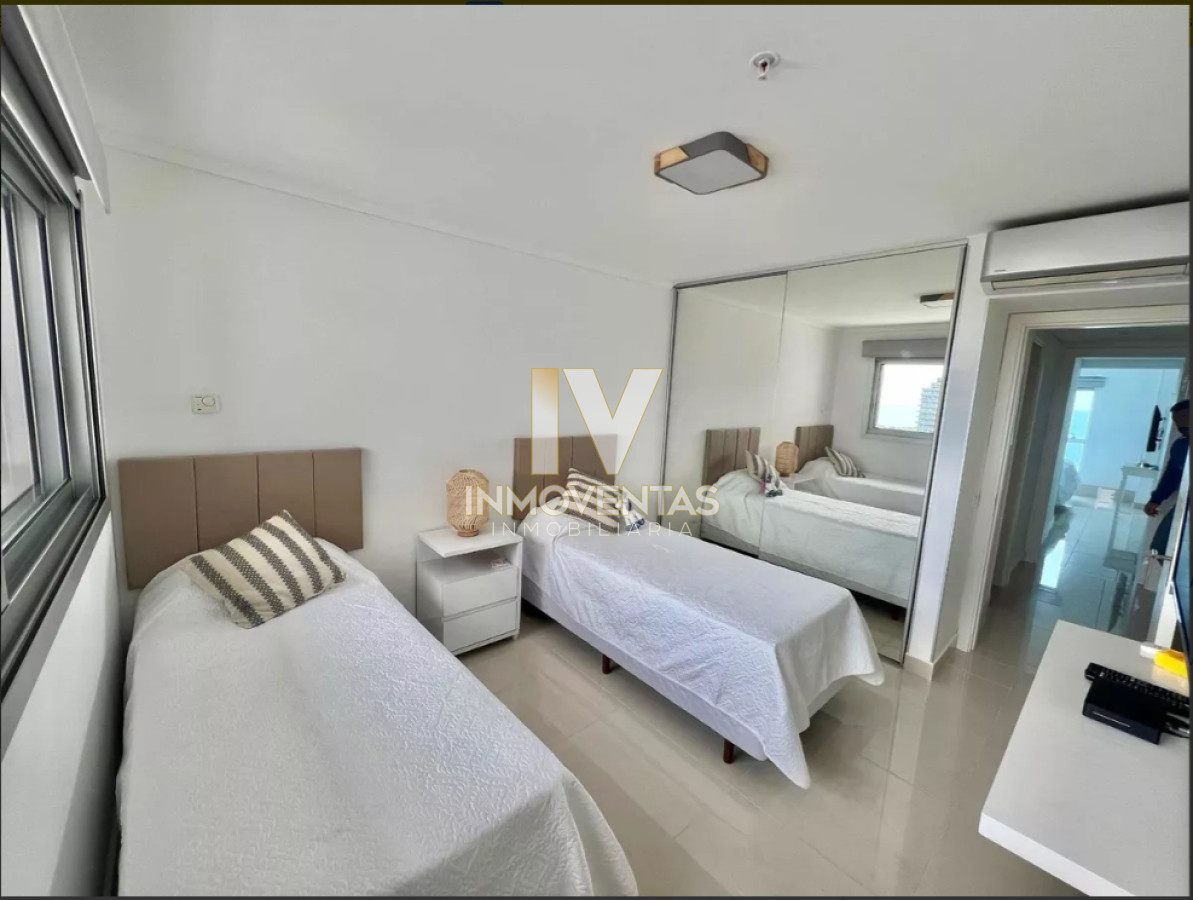 Apartamento ID.3932 - Apartamento de 2 dormitorios en venta en Miami Boulevard