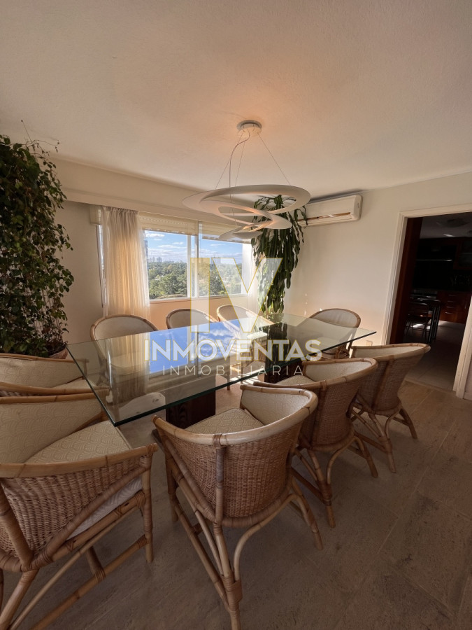 Apartamento ID.4147 - Apartamento esquinero en venta en playa mansa 3 dormitorios y servicio