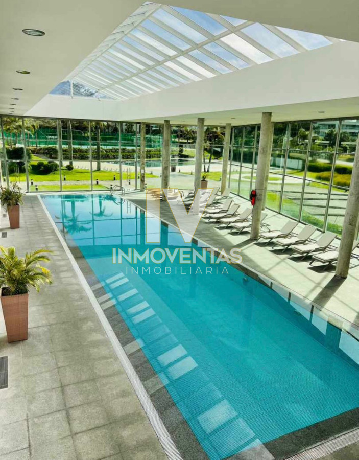 Apartamento ID.2079 - Espectacular Apartamento Frente al Mar en Torre de Categoría Primera Linea.-