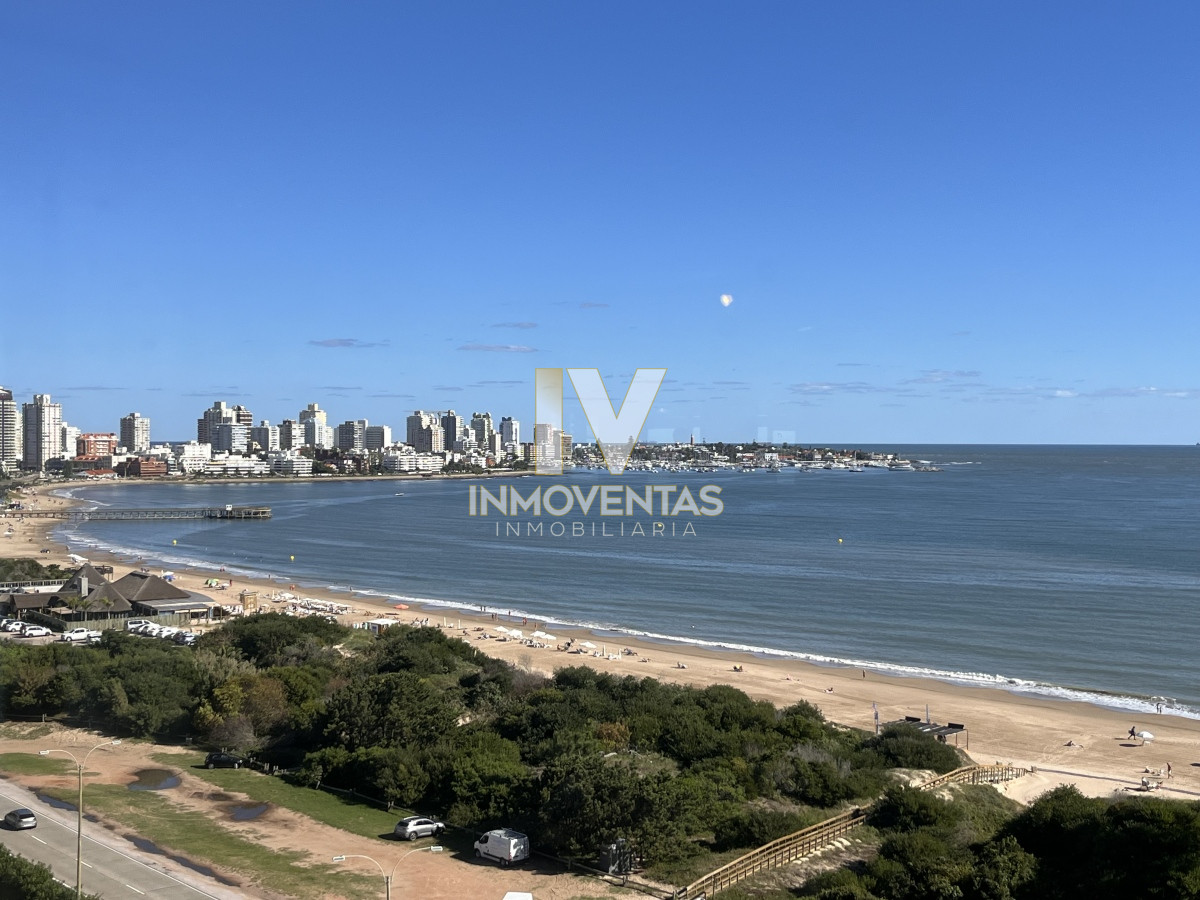 Apartamento ID.4147 - Apartamento esquinero en venta en playa mansa 3 dormitorios y servicio