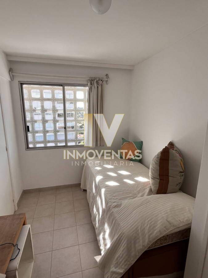 Apartamento ID.4147 - Apartamento esquinero en venta en playa mansa 3 dormitorios y servicio