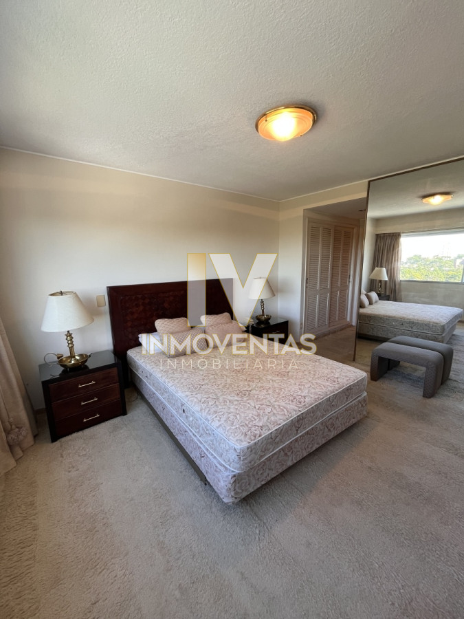 Apartamento ID.4147 - Apartamento esquinero en venta en playa mansa 3 dormitorios y servicio