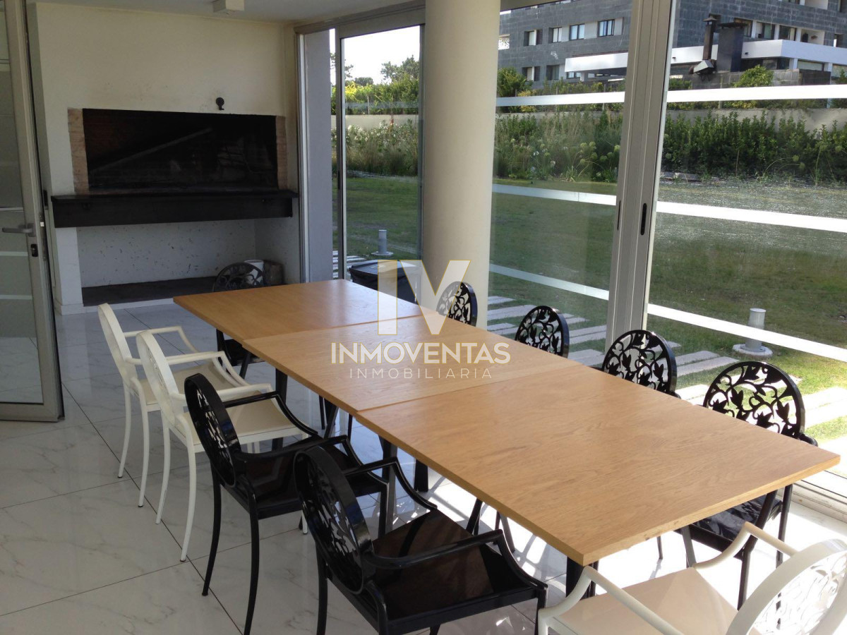 Apartamento ID.4427 - Monoambiente en venta sobre Av. Roosevelt. Torre Con Servicios! 