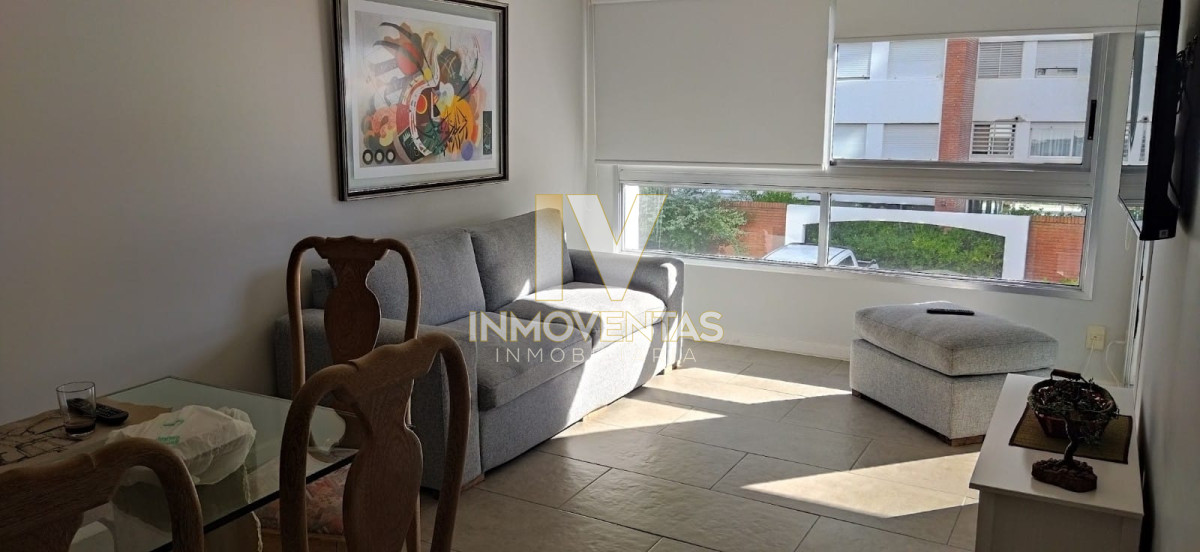 Apartamento de 1 dormitorio en venta sobre playa mansa.  - IEV3912A