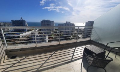 Apto piso alto con excelente vista