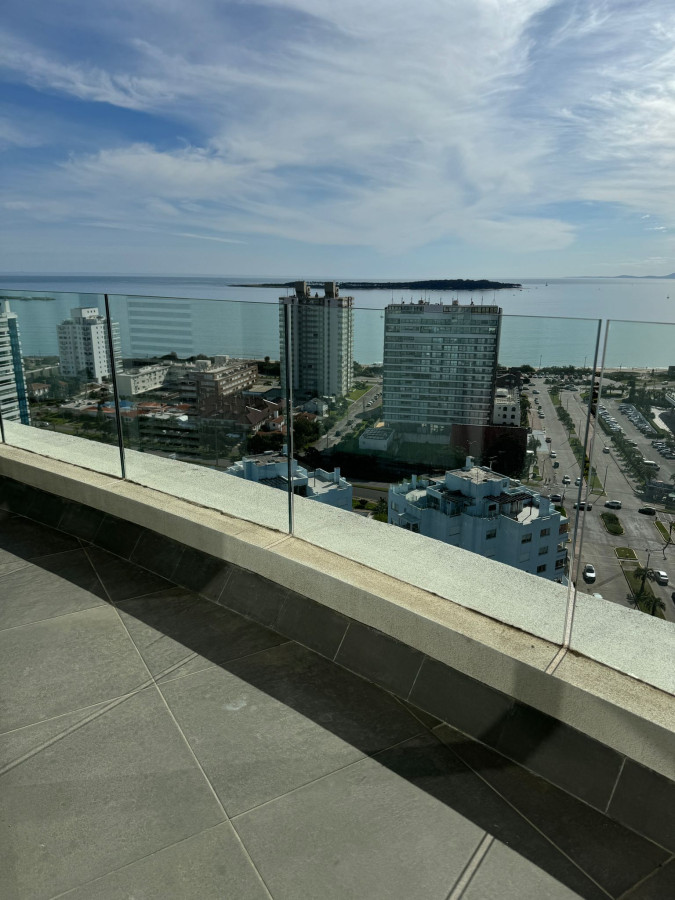 Artower de 2 dormitorios en piso alto en venta! 