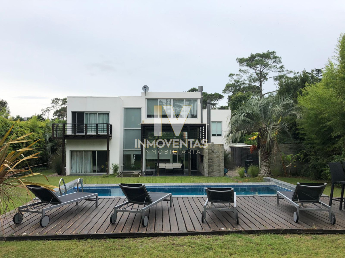 casa de 5 dormitorios en el golf en venta  - iev3877c