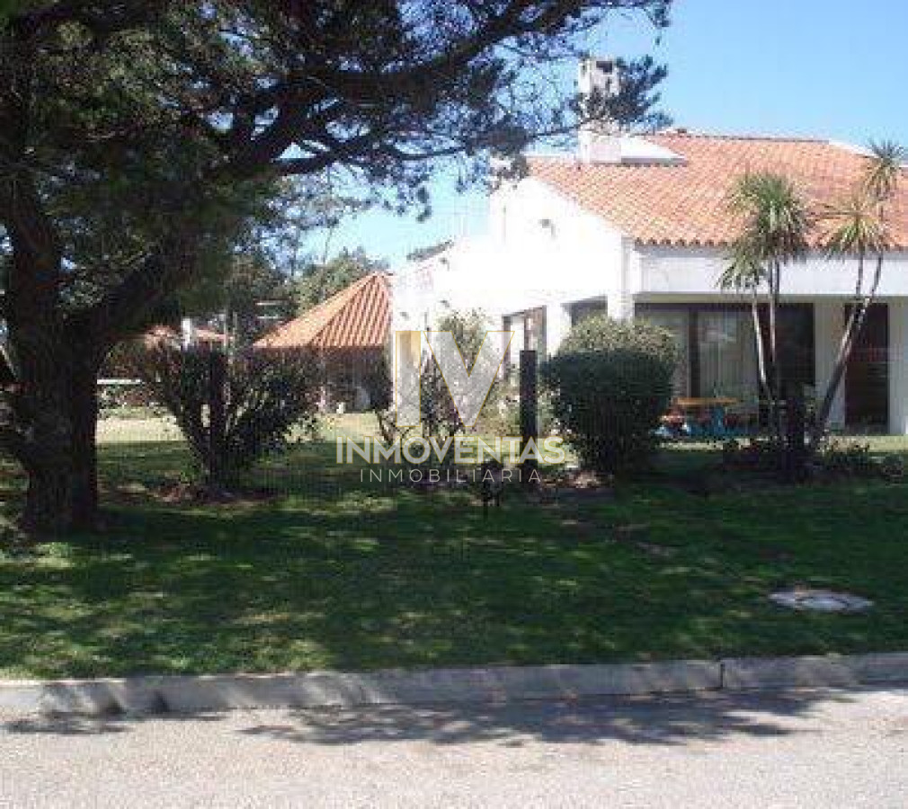 Casa ID.734 - Espectacular casa en venta y alquiler en mansa, Punta del Este!