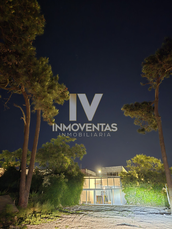 Local Comercial ID.4823 - Local Amplio en La Barra (frente a plaza con pista de skate)