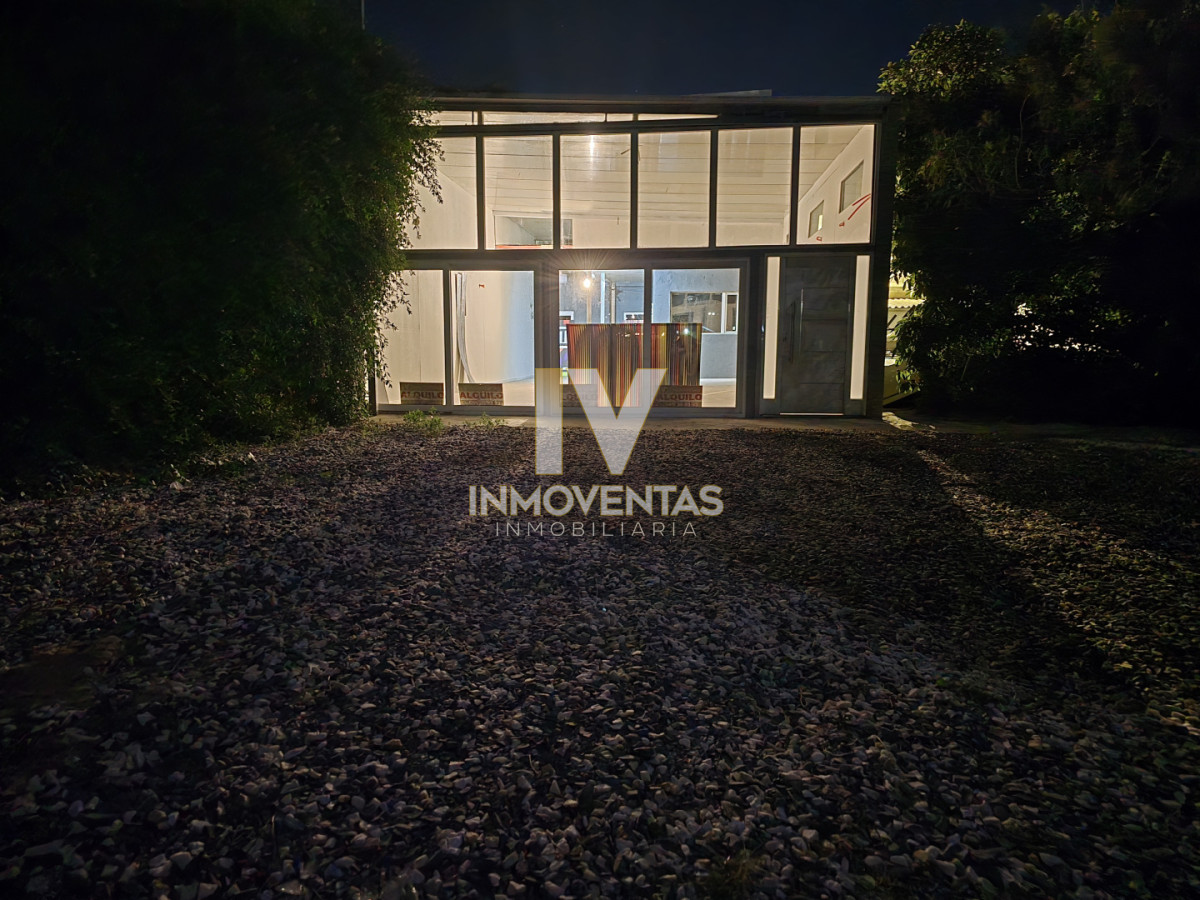 Local Comercial ID.4823 - Local Amplio en La Barra (frente a plaza con pista de skate)