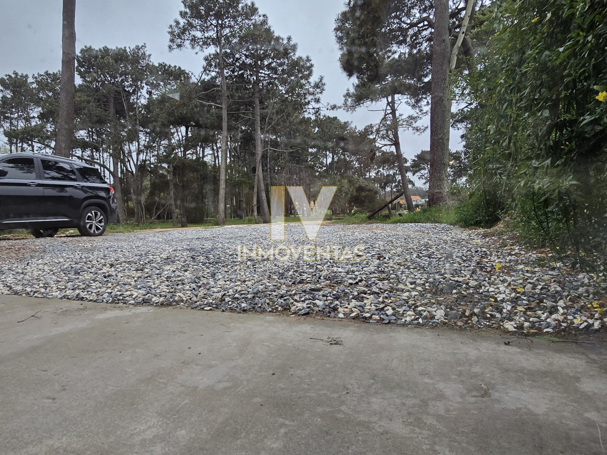 Local Comercial ID.4823 - Local Amplio en La Barra (frente a plaza con pista de skate)