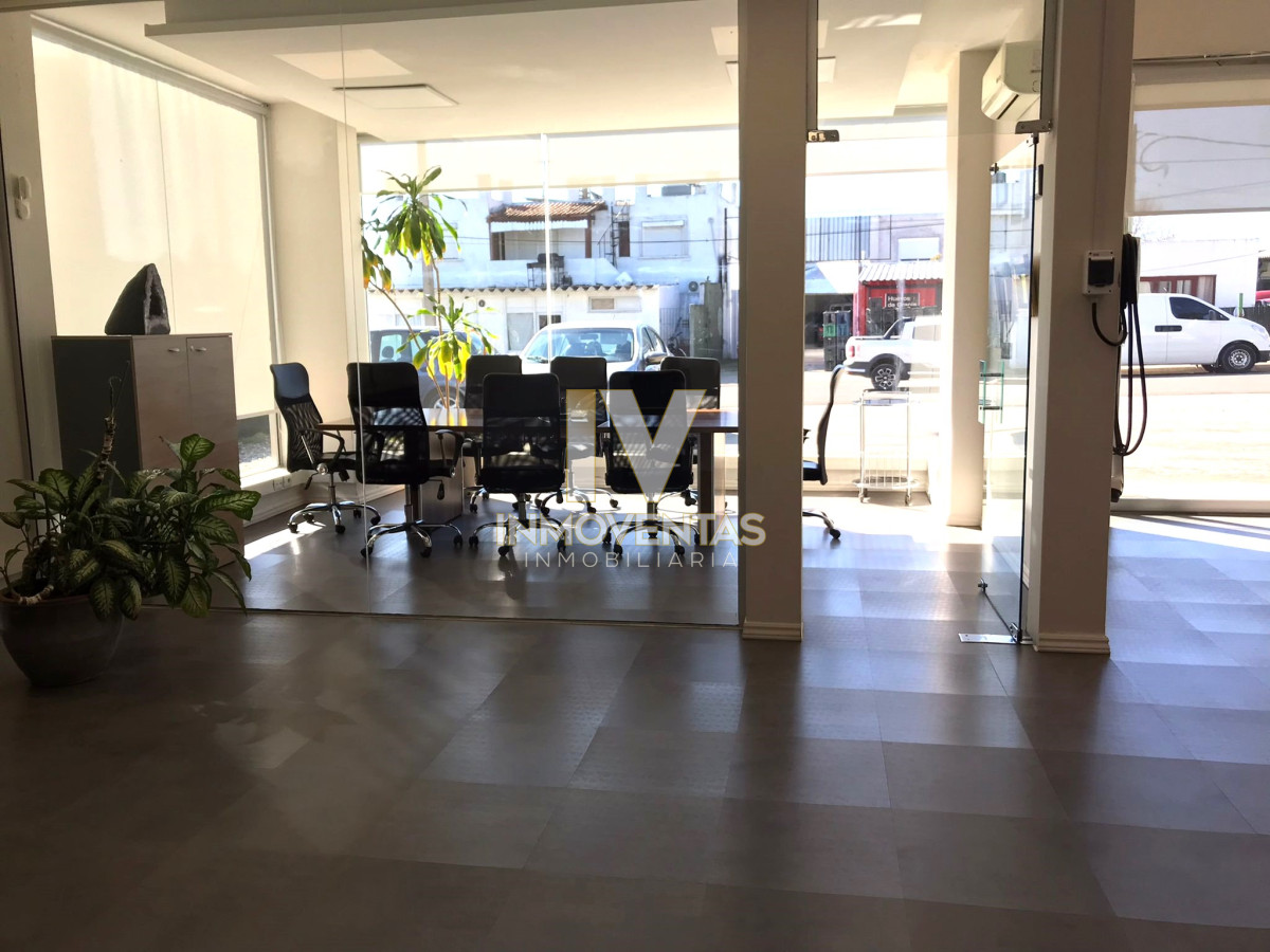 Local Comercial ID.4596 - Alquiler anual de Oficina