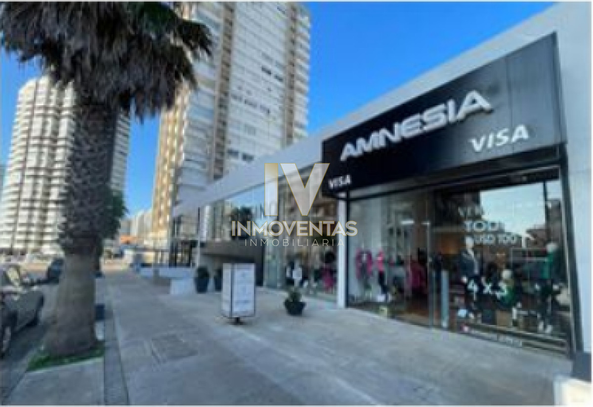 Local Comercial ID.3890 - Importante Local Comercial sobre calle 20 en alquiler. 