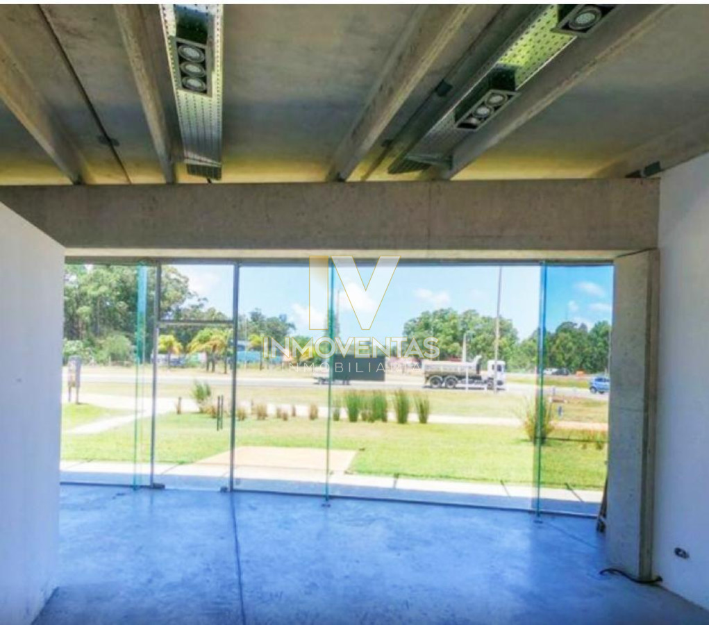 Local Comercial ID.863 - Local en Punta Ballena, Solanas