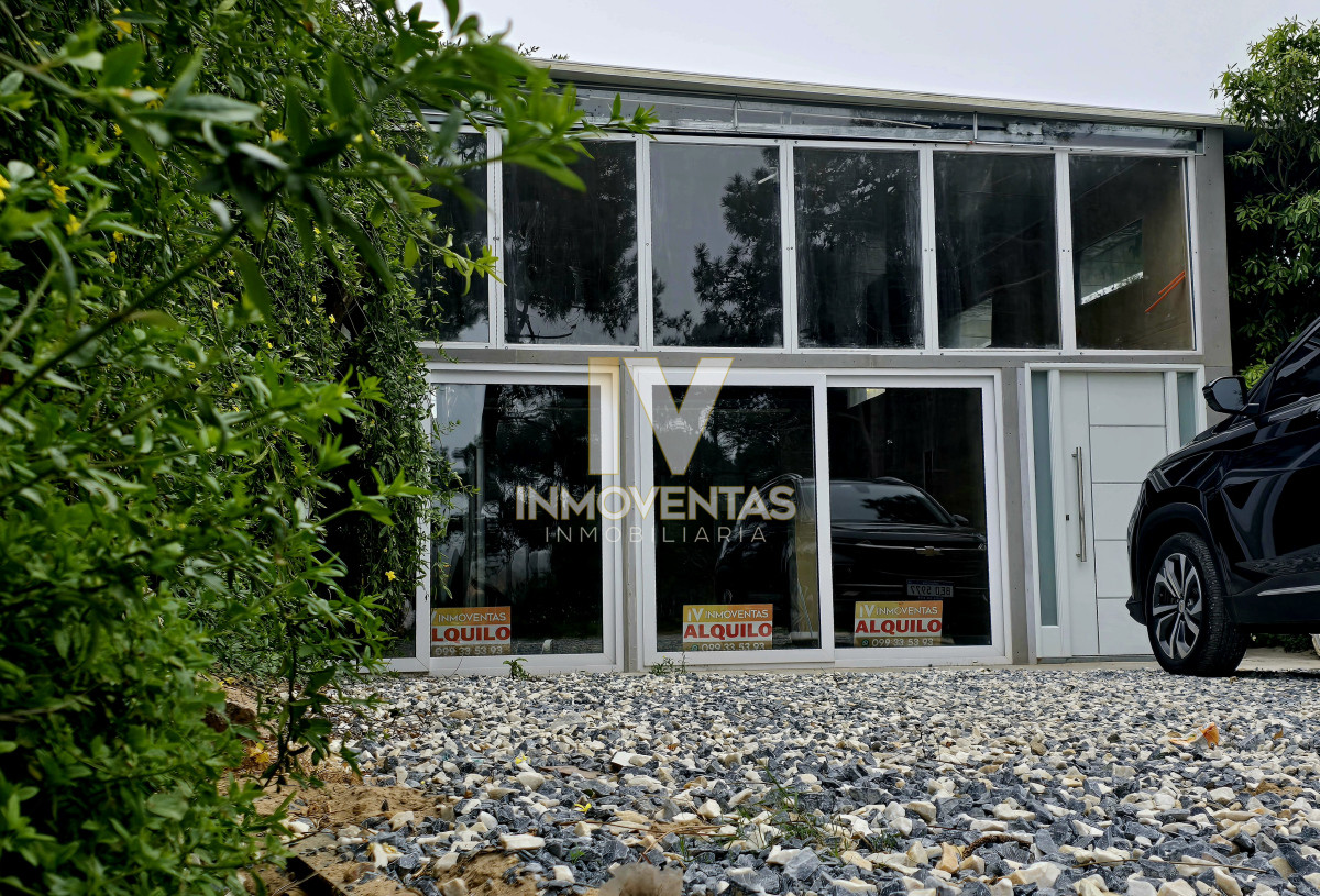 Local Comercial ID.4823 - Local Amplio en La Barra (frente a plaza con pista de skate)