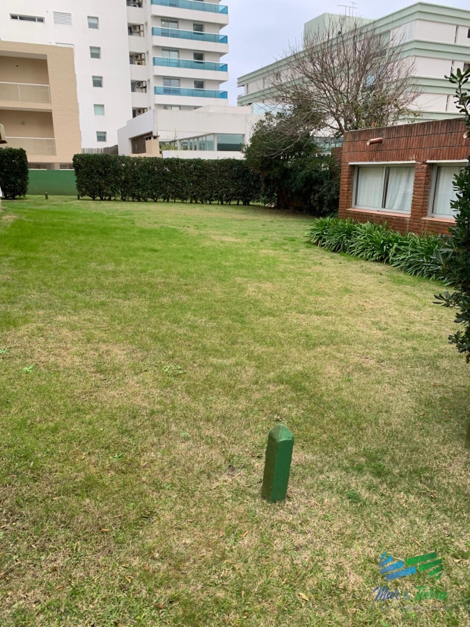 Apartamento ID.4881 - En venta apartamento 2 dormitorios en playa Brava, Punta del Este.