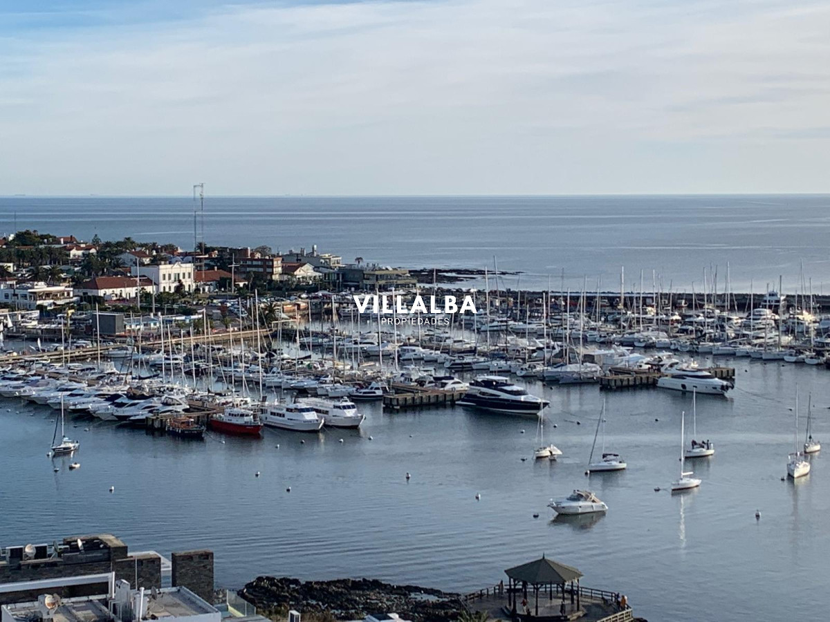 Apartamento ID.3864 - Excelente apto con generosas vistas al mar. 