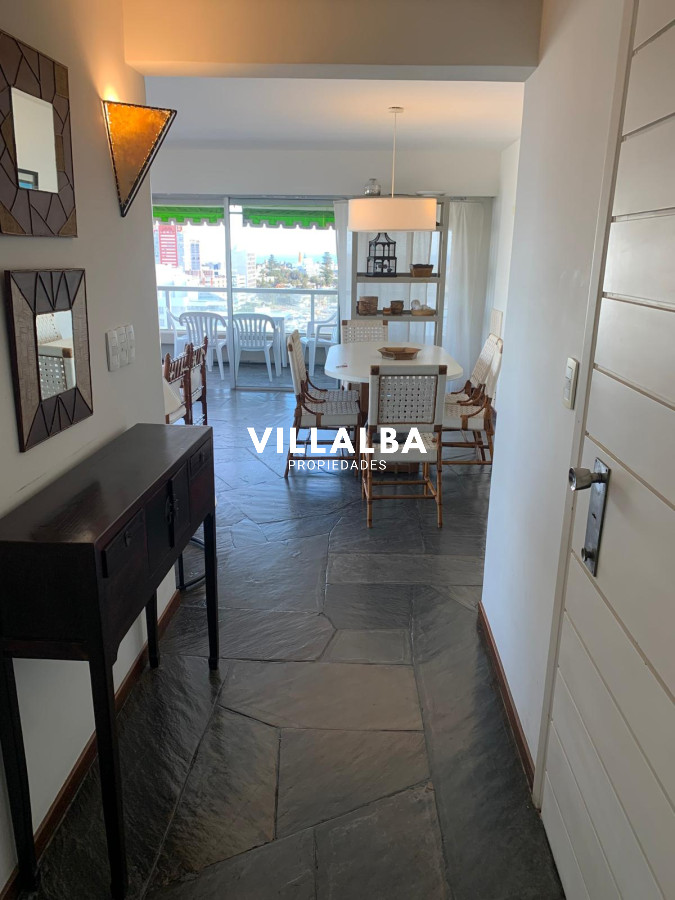 Apartamento ID.3864 - Excelente apto con generosas vistas al mar. 