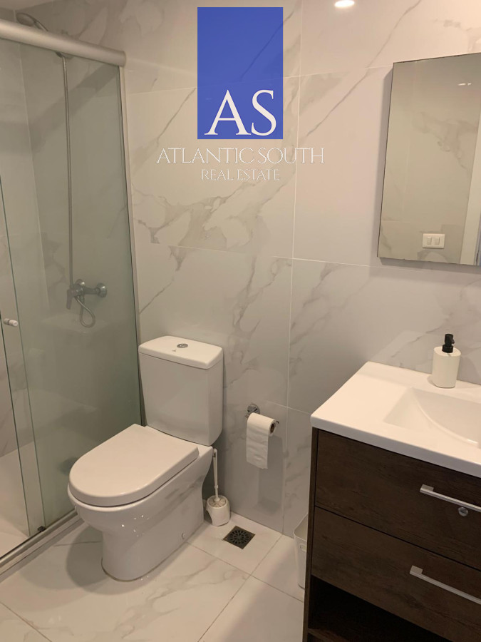 Apartamento ID.3855 - Apartartamento 1 dormitorio con terraza y cochera casi a estrenar Península Punta del Este