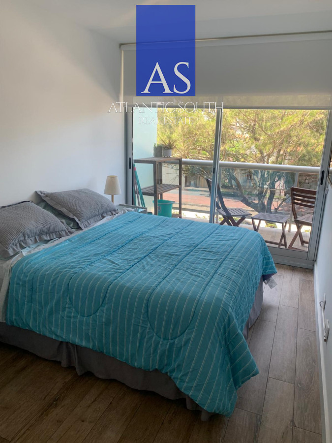 Apartamento ID.3855 - Apartartamento 1 dormitorio con terraza y cochera casi a estrenar Península Punta del Este