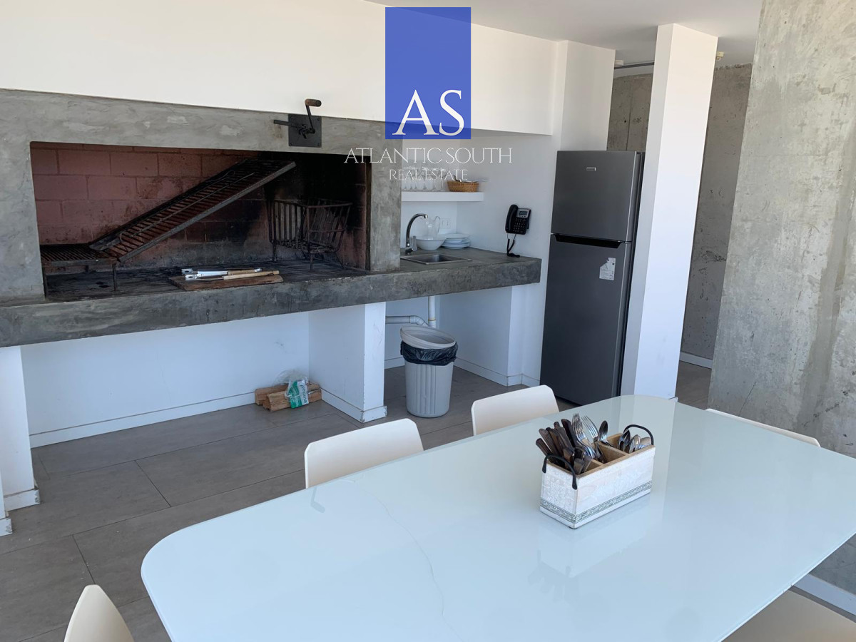 Apartamento ID.3855 - Apartartamento 1 dormitorio con terraza y cochera casi a estrenar Península Punta del Este