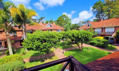 VENTA DE APARTAMENTO DE 2 DORMITORIOS Y MEDIO DUPLEX EN ROOSEVELT PUNTA DEL ESTE