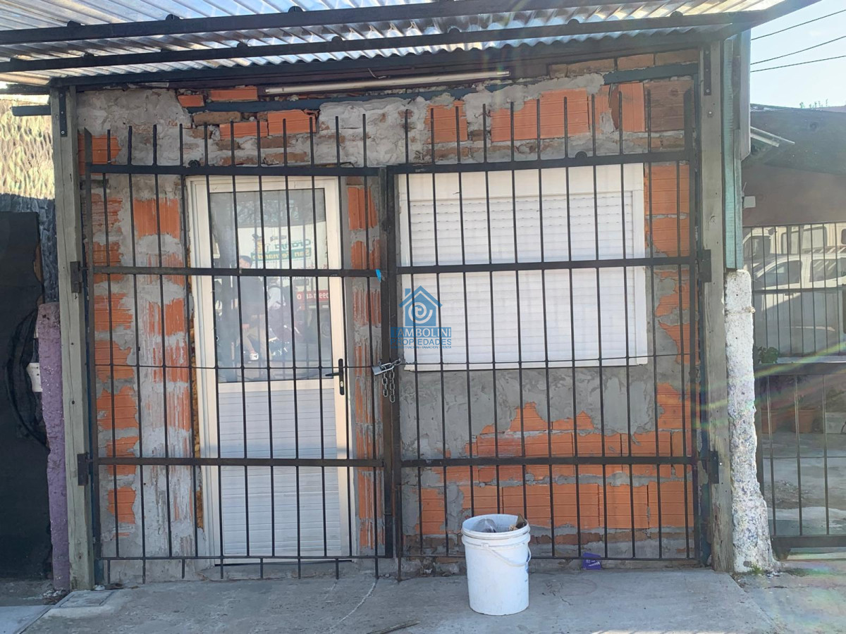 Local Comercial ID.1211 - Excente Esquina  comercial y p.h. 5  pisos 