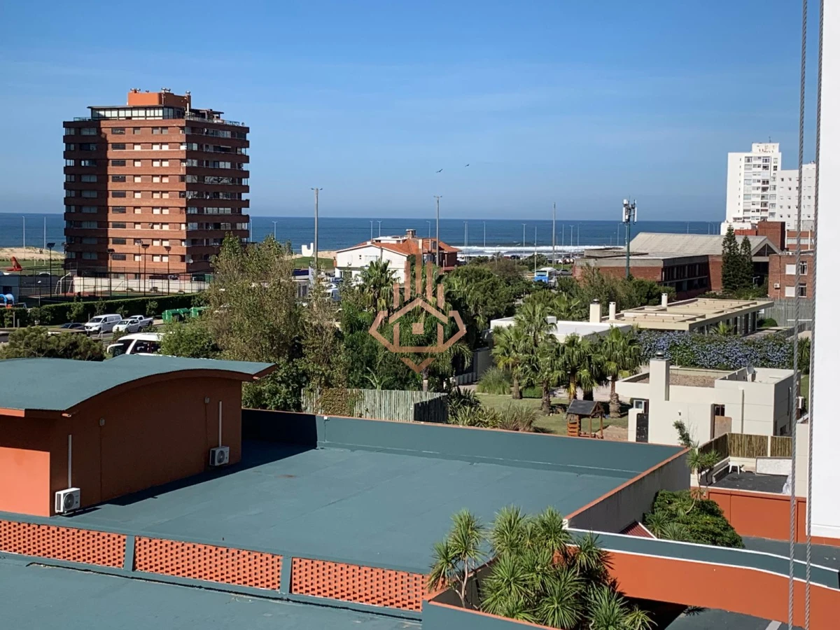edificio en la mansa apto que mira a la brava
