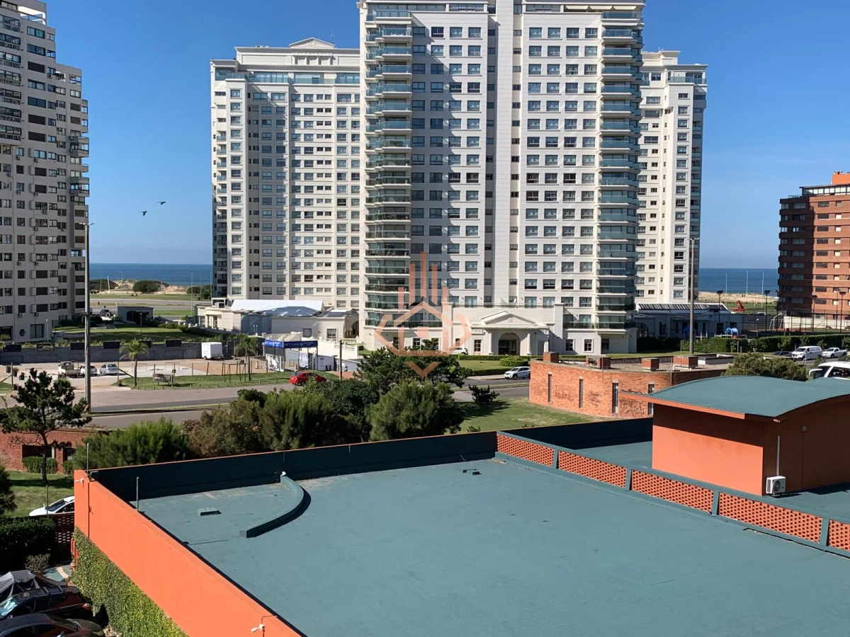 edificio en la mansa apto que mira a la brava