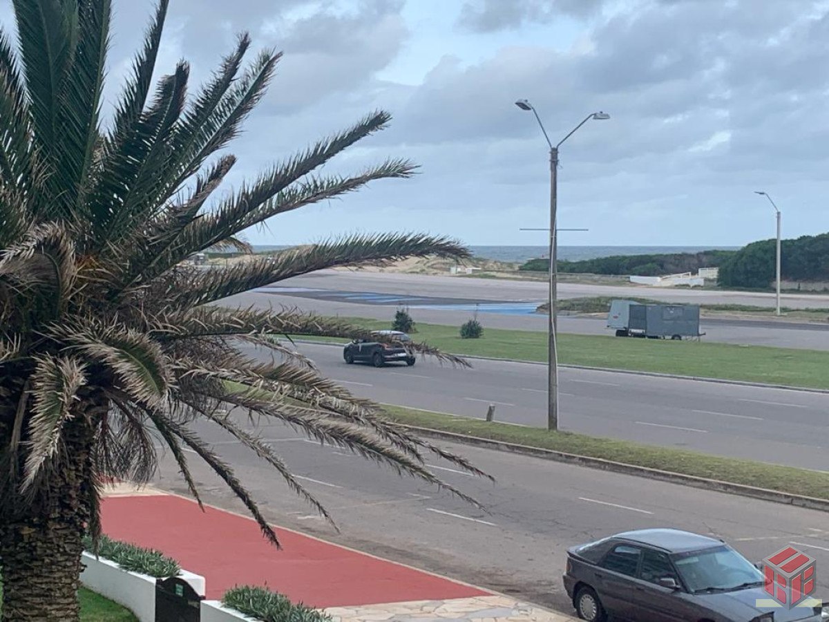 apartamento sobre playa brava semipiso - BDB8743A