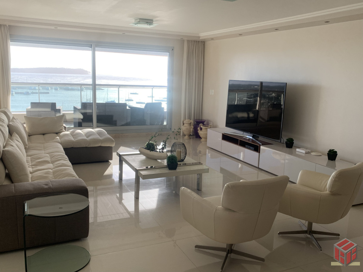 Apartamento ID.9089 - Elegancia y confort en el mar
