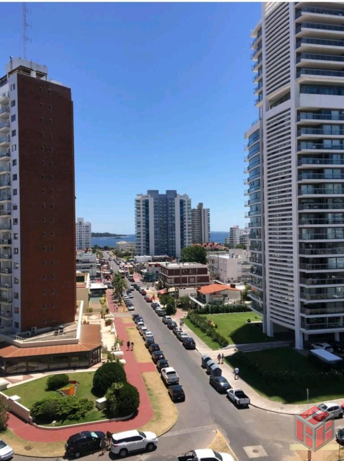 Apartamento ID.8907 - torre de categoria , apto a reciclar