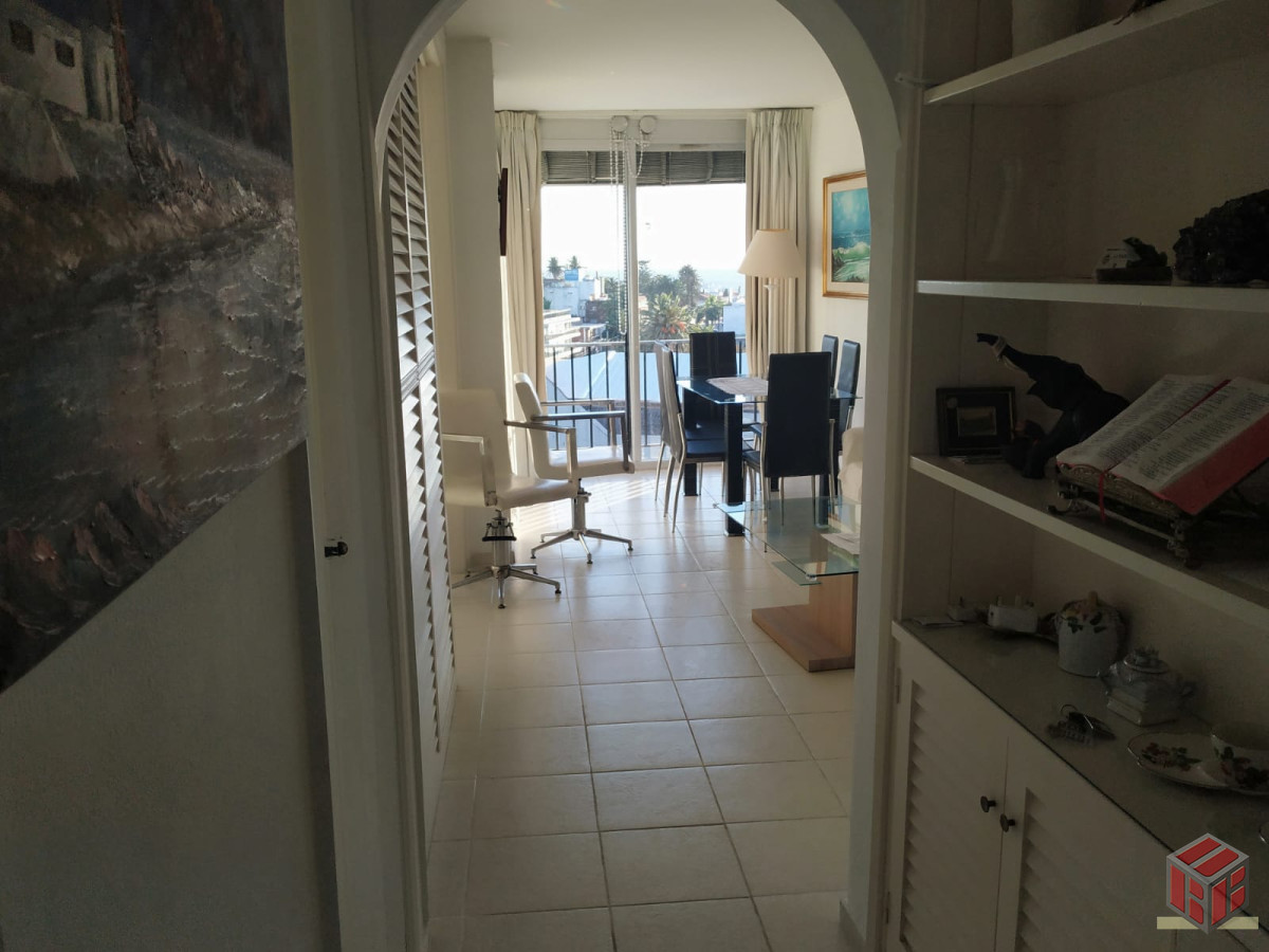 Apartamento ID.8323 - APTO  PUNTA, VISTA AL OESTE MARAVILLOSA 