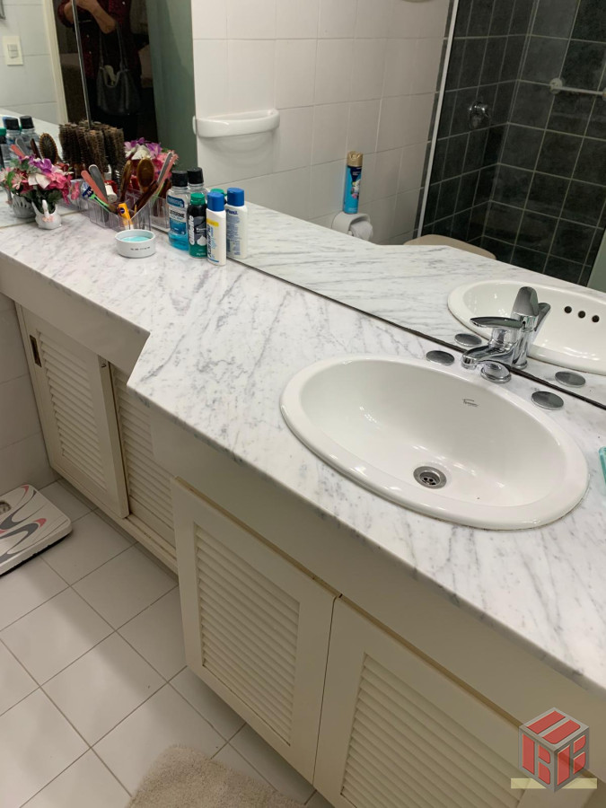 Apartamento ID.8983 - Generoso departamento con vista y muy buena ubicacion sobre playa mansa