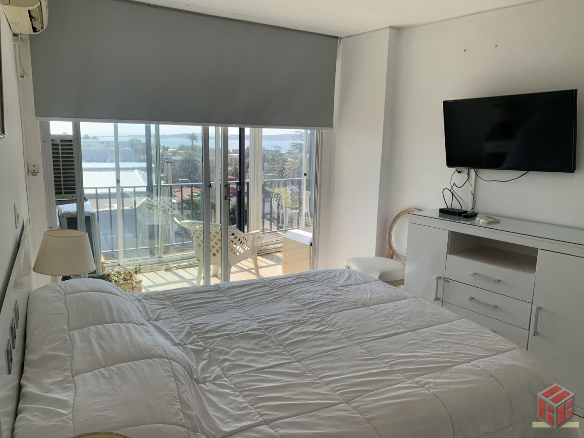 Apartamento ID.8323 - APTO  PUNTA, VISTA AL OESTE MARAVILLOSA 