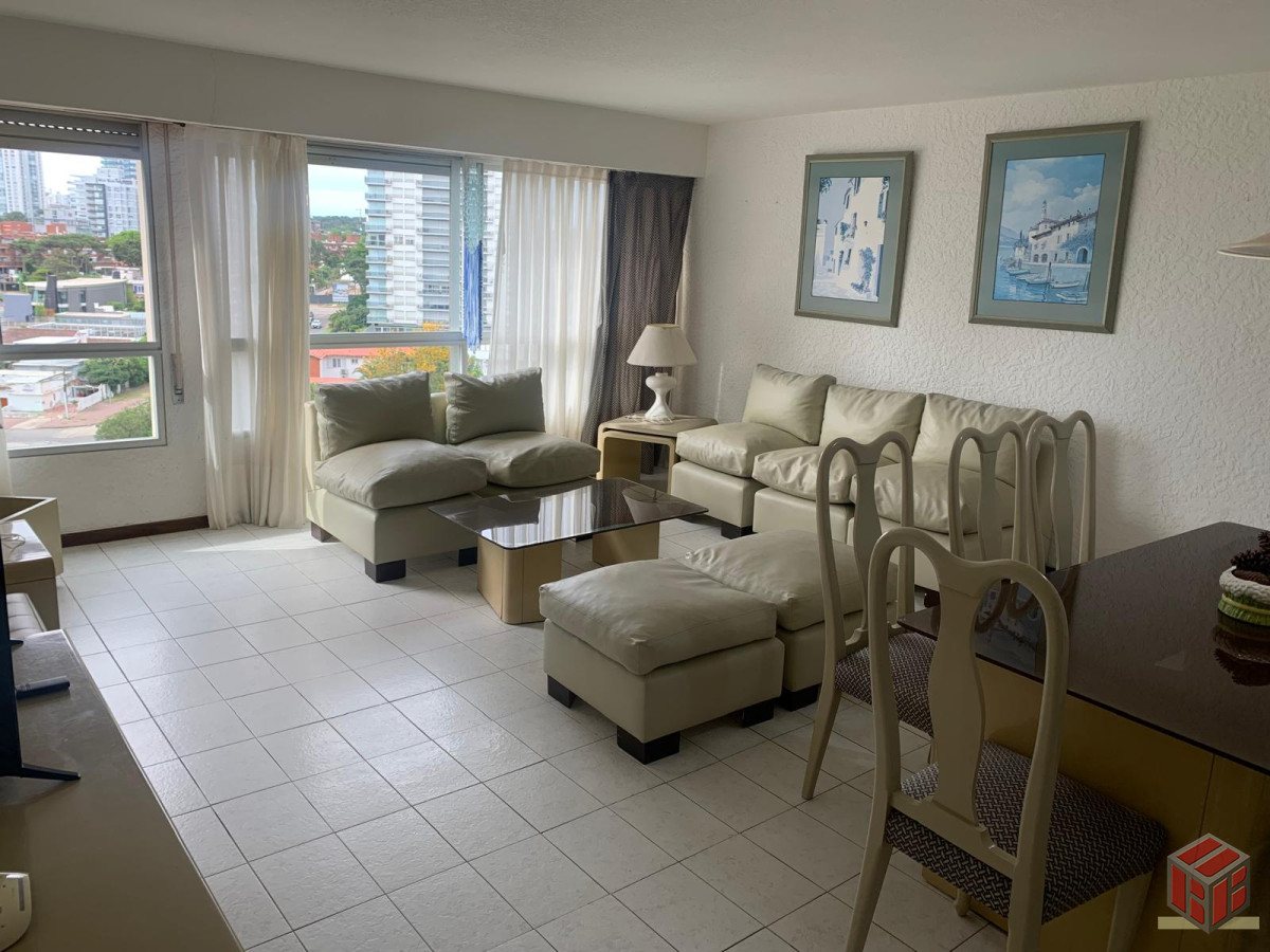 Apartamento ID.8907 - torre de categoria , apto a reciclar