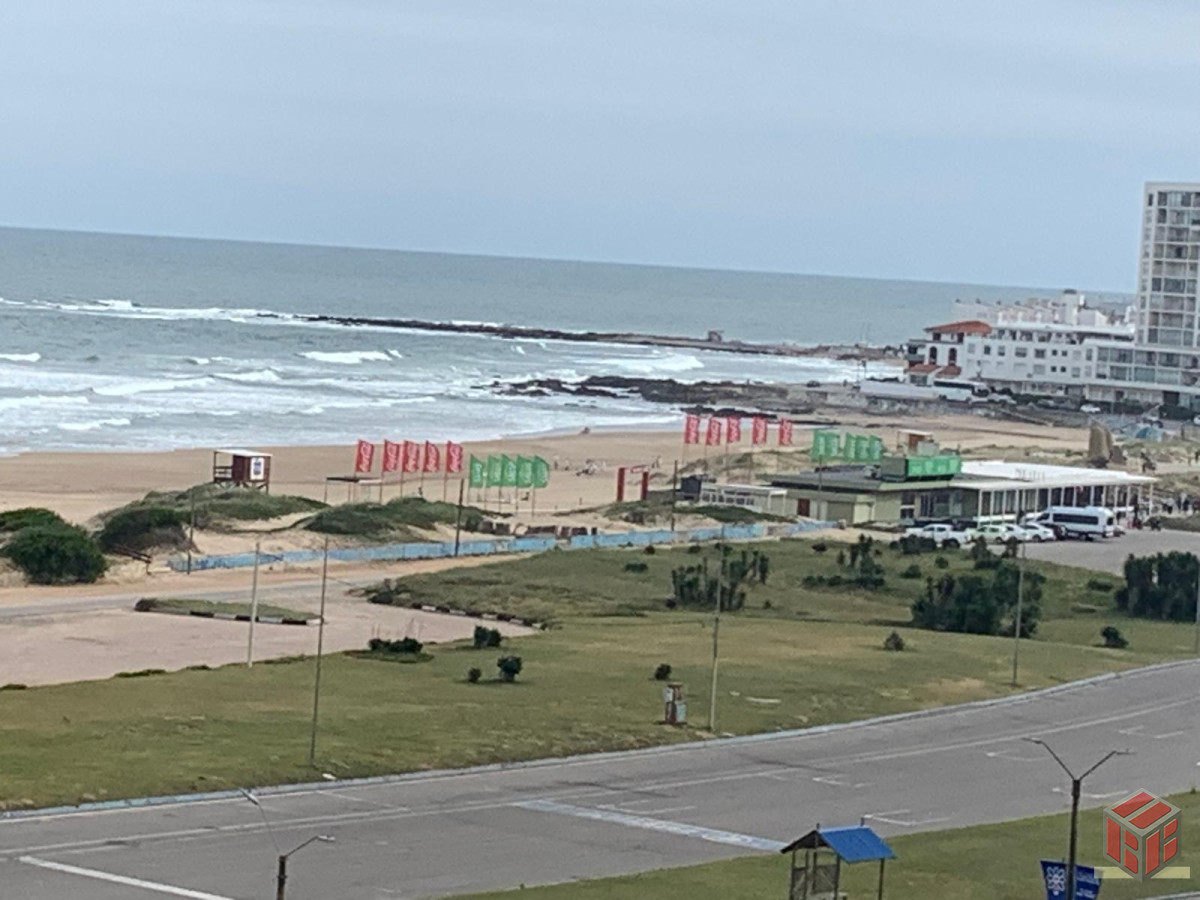 Apartamento ID.8907 - torre de categoria , apto a reciclar