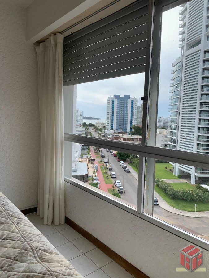 Apartamento ID.8907 - torre de categoria , apto a reciclar