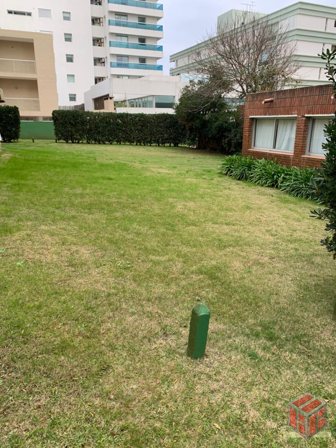 Apartamento ID.8890 - Impecable apto a metros de playa brava 