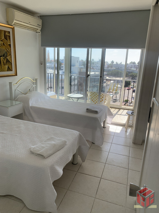 Apartamento ID.8323 - APTO  PUNTA, VISTA AL OESTE MARAVILLOSA 