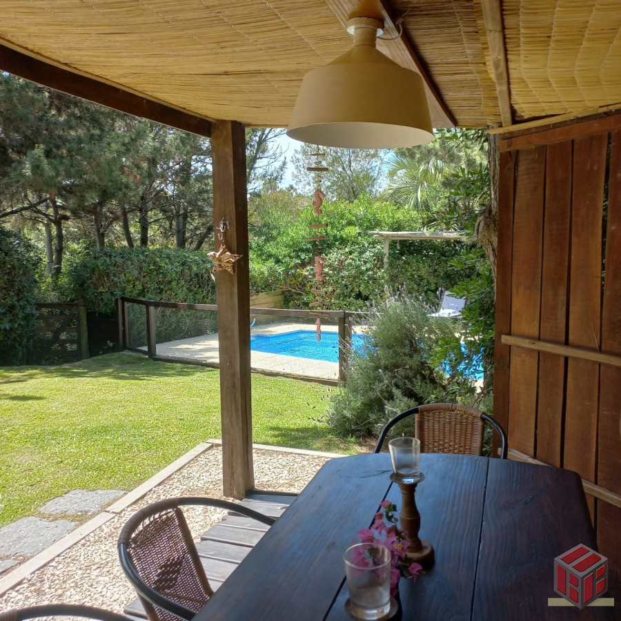 Casa ID.7266 - .Casa  con excelentes vistas , decks y mirador 